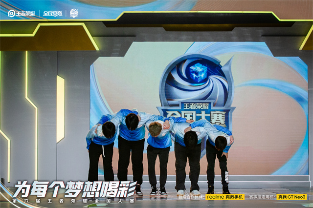 济南RW侠与杭州LGD大鹅打满BO5，RW侠险胜。