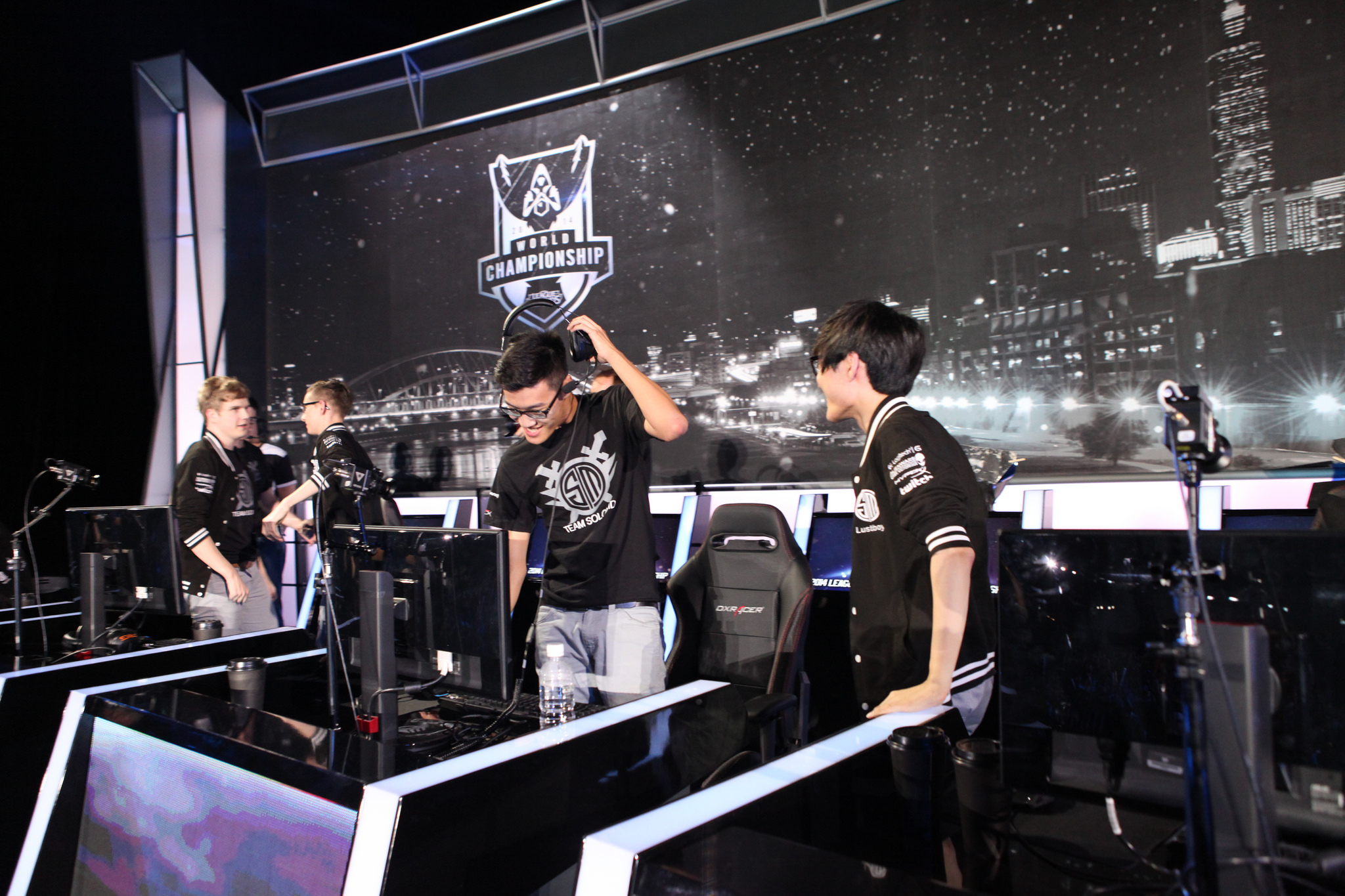 BLG.Xun野区压制战术解析：精准入侵时机与资源争夺如何通过团队联动制胜-开运电竞